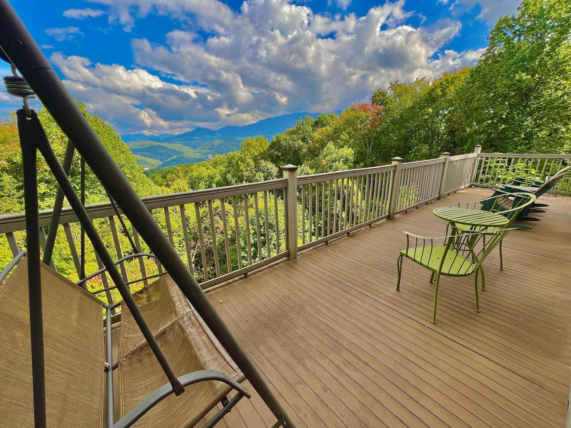 Bear Cave Villa แกตลิงเบิร์ก ภายนอก รูปภาพ